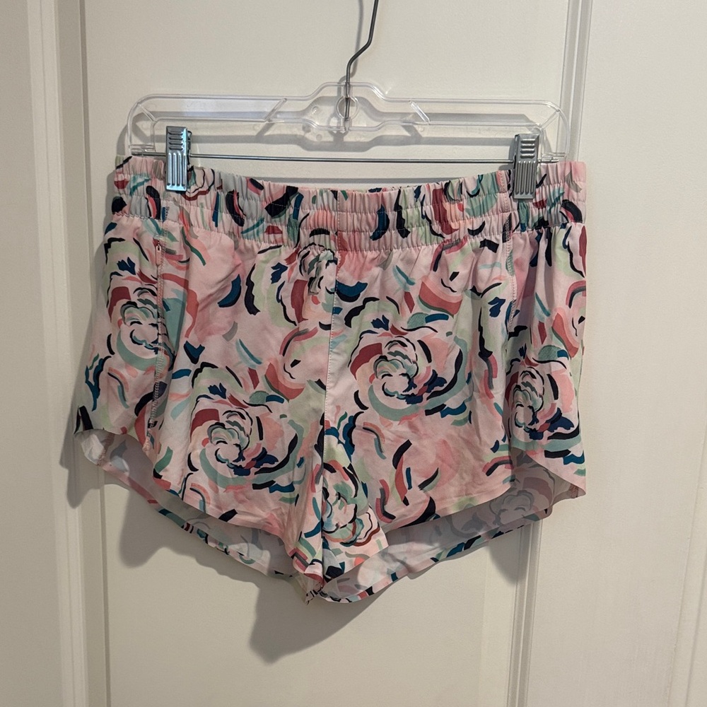 Athleta Pink Floral Women's Athletic Shorts